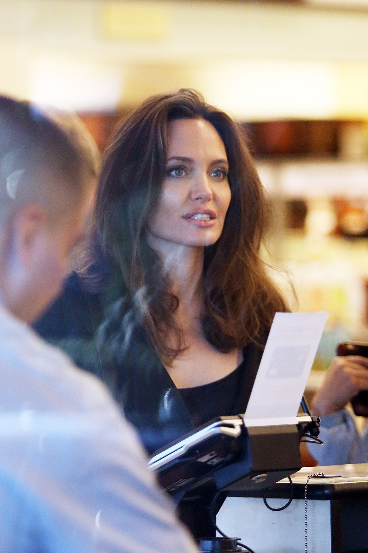 Angelina Jolieden skandal çocuk oyuncu seçimi Angelina Jolieden skandal çocuk oyuncu seçimi